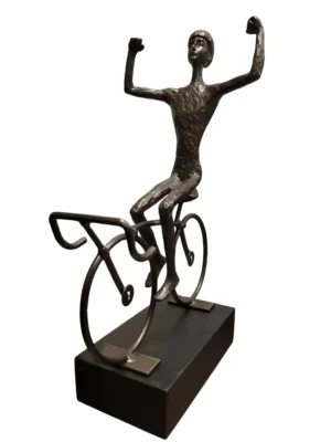 Beeld tour de france winnaar - wielrenner - overwinnaar -22x32x9 cm - brons zwart - polyresin en metaal