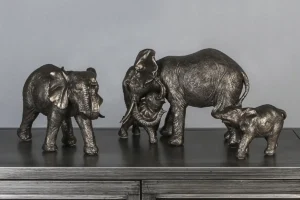 Beeld - Jonge Olifant - Baby olifant - Brons kleurig - Polyresin - 19x8x13 cm