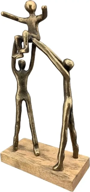 beeld happy familie gemaakt van aluminium en hout - koper/ brons kleur - 23x8x25 cm