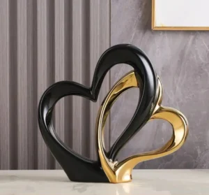 Beeld keramiek - Door het hart verbonden - Twee harten door elkaar - zwart goud - 25 cm