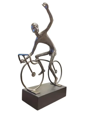 Beeld tour de france bijna daar - Bijna bij de finish - Wielrenner - 21x29x9 cm - Brons zwart - Polyresin en metaal