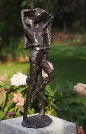 Bronzen beeld de kus