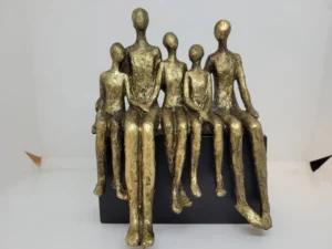 Beeld familie - Ouders en kinderen  - goud - decoratief beeld - Sculptuur zittende familie - 19cm  ZONDER SOKKEL